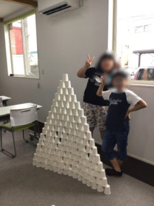 紙コップタワーを作りました